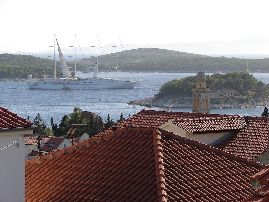 Apartments Curin Hvar Town Exterior photo